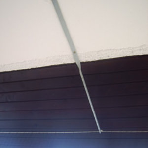 Gedrehter Winkel
Balkonsicherung für Balkone unter dem Dach