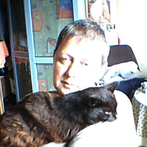 Molly, wie immer auf der linken Schulter, rechts mocht sie nie liegen.