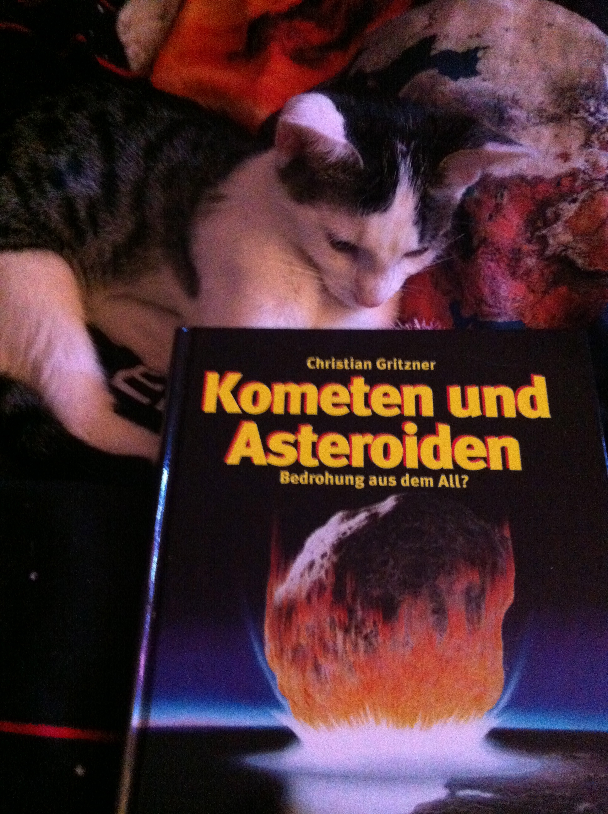 Juno... Asteroid im Asteroidengürtel zwischen Mars und Jupiter. Filmfigur einer Komödie und Juno-II als Testrakete der Nasa. Jupitersonden ebenfalls. Juno ist eine "Sie". Auf Russisch Juna ausgesprochen. Verniedlichungen: Juni, Brocken, Schnurri.