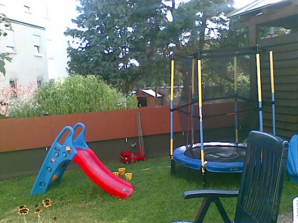 rechts wartet Nachbars Katze aber meine wäre hier von den Menschen her willkommen